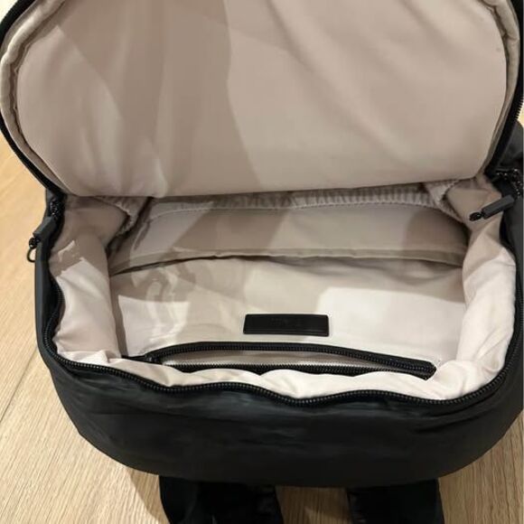 Excellent used condition 7AM ENFANT Sydney Black Backpack Baby Diaper Bag